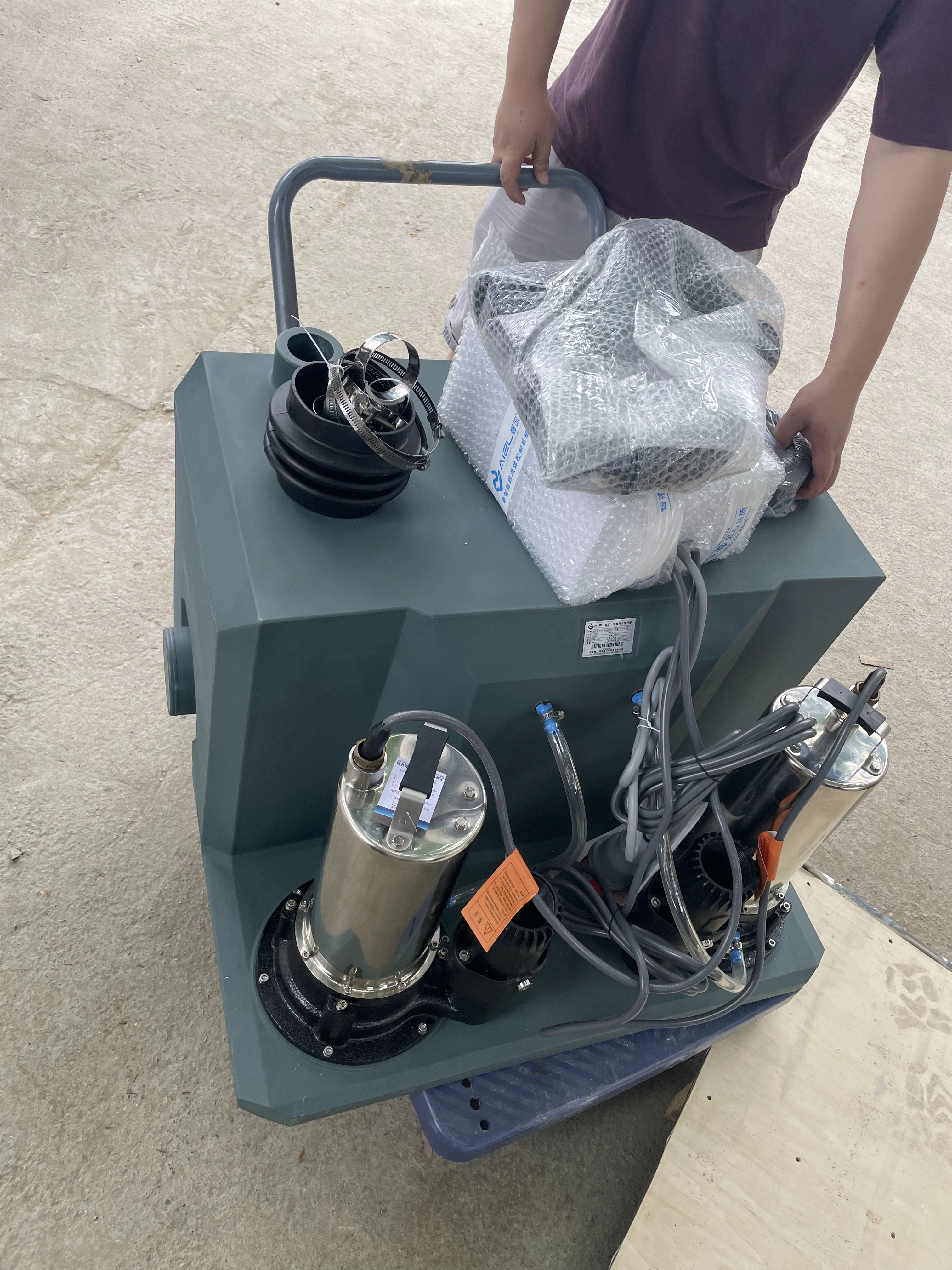 污水提升器