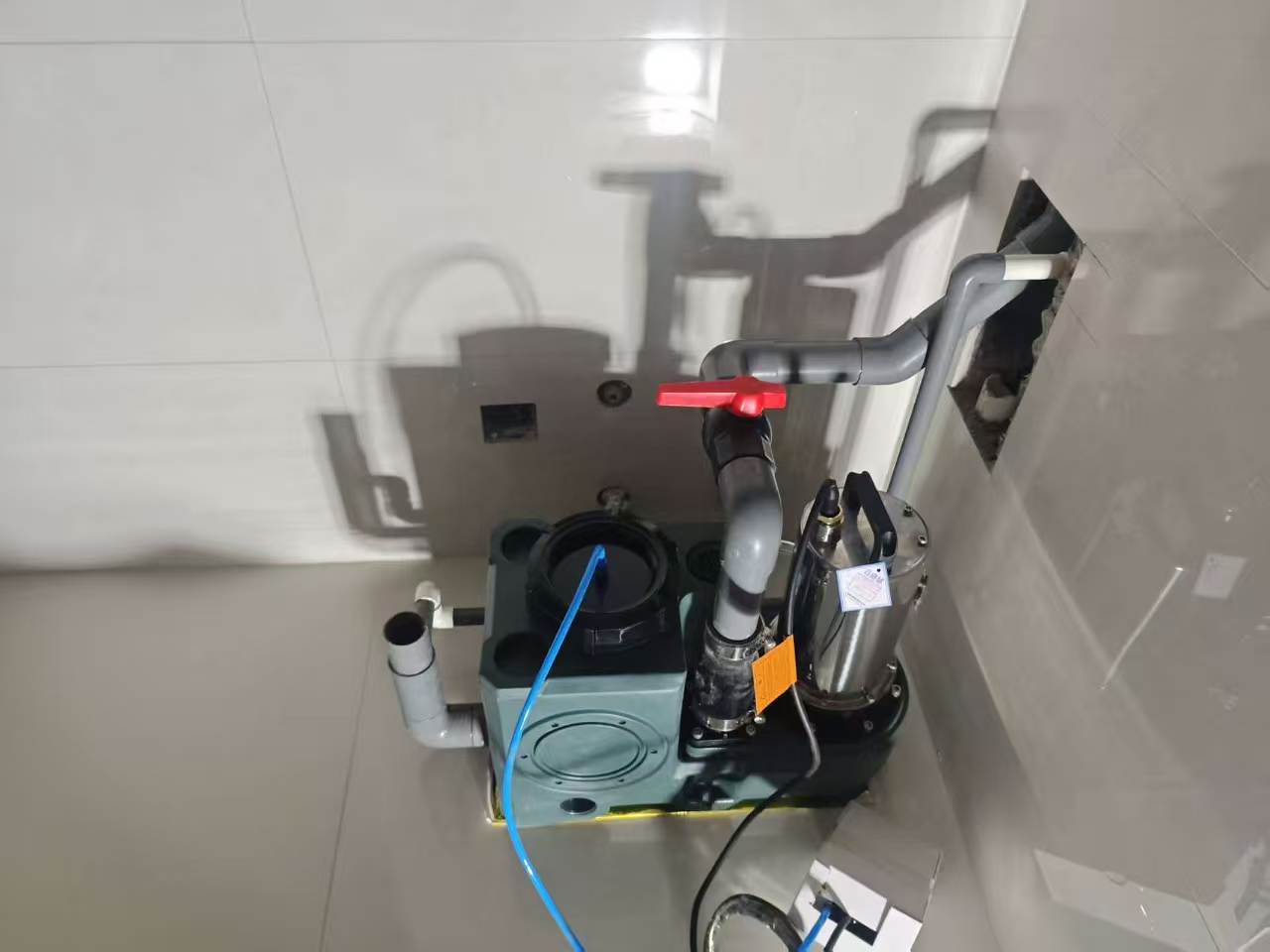 污水提升器